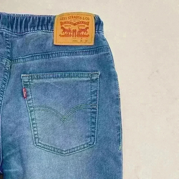 Levi’s Skinny Pull on Jeans - Picture 8 of 9